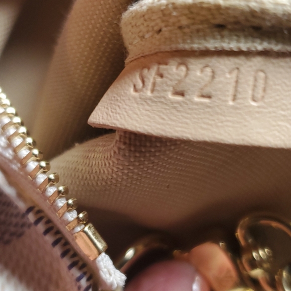 - Louis Vuitton new duo last one crossbery NEW authentic mini…gorgeous sol… - Picture 10 of 14